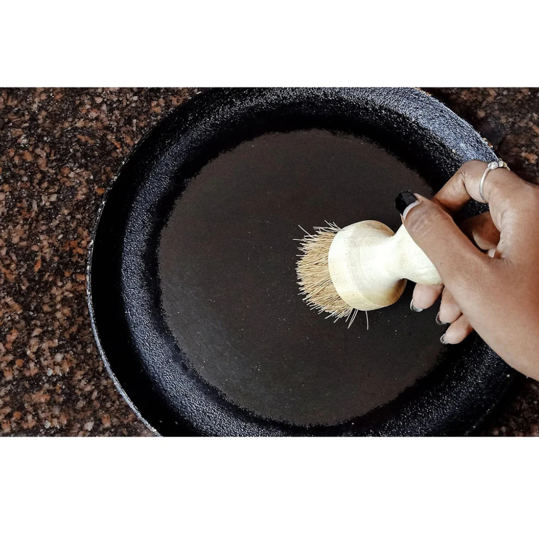 Palmera Natural Coir Tawa Brush for Spreading Oil on Dosa Tawa, Iron Tawa, Roti Tawa & Low Oil Frying on Pans (Fully Natural Food Grade Varnished Wood) (Pack of 1)
