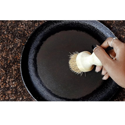 Palmera Natural Coir Tawa Brush for Spreading Oil on Dosa Tawa, Iron Tawa, Roti Tawa & Low Oil Frying on Pans (Fully Natural Food Grade Varnished Wood) (Pack of 1)